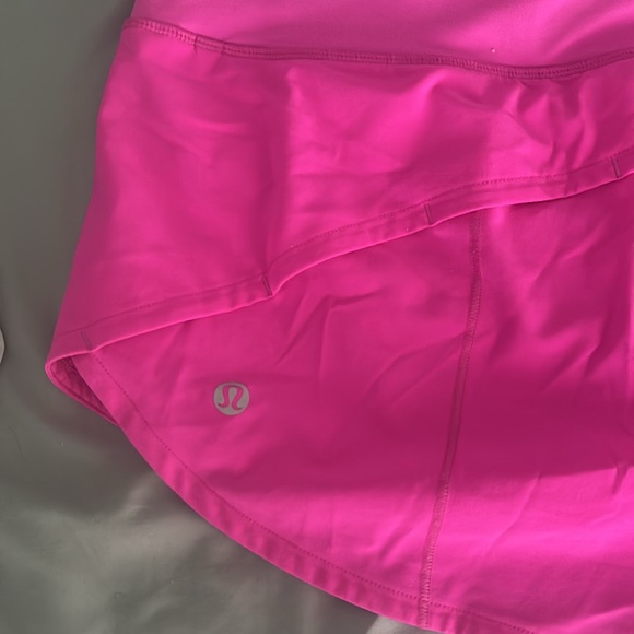 Lululemon Speedups 2.5” Pink Athletic shorts - Picture 2 of 3
